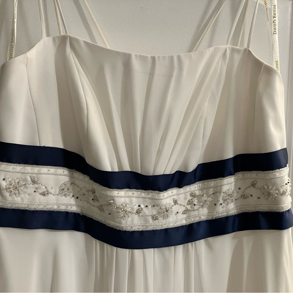 David’s Bridal wedding dress, size 14 W - Picture 6 of 6